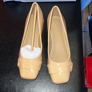 AEROSOLES Beige Patent Leather Loafers